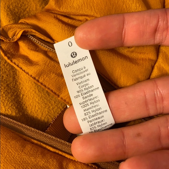 Lululemon 1/2 zip pullover size 0 - Picture 2 of 5